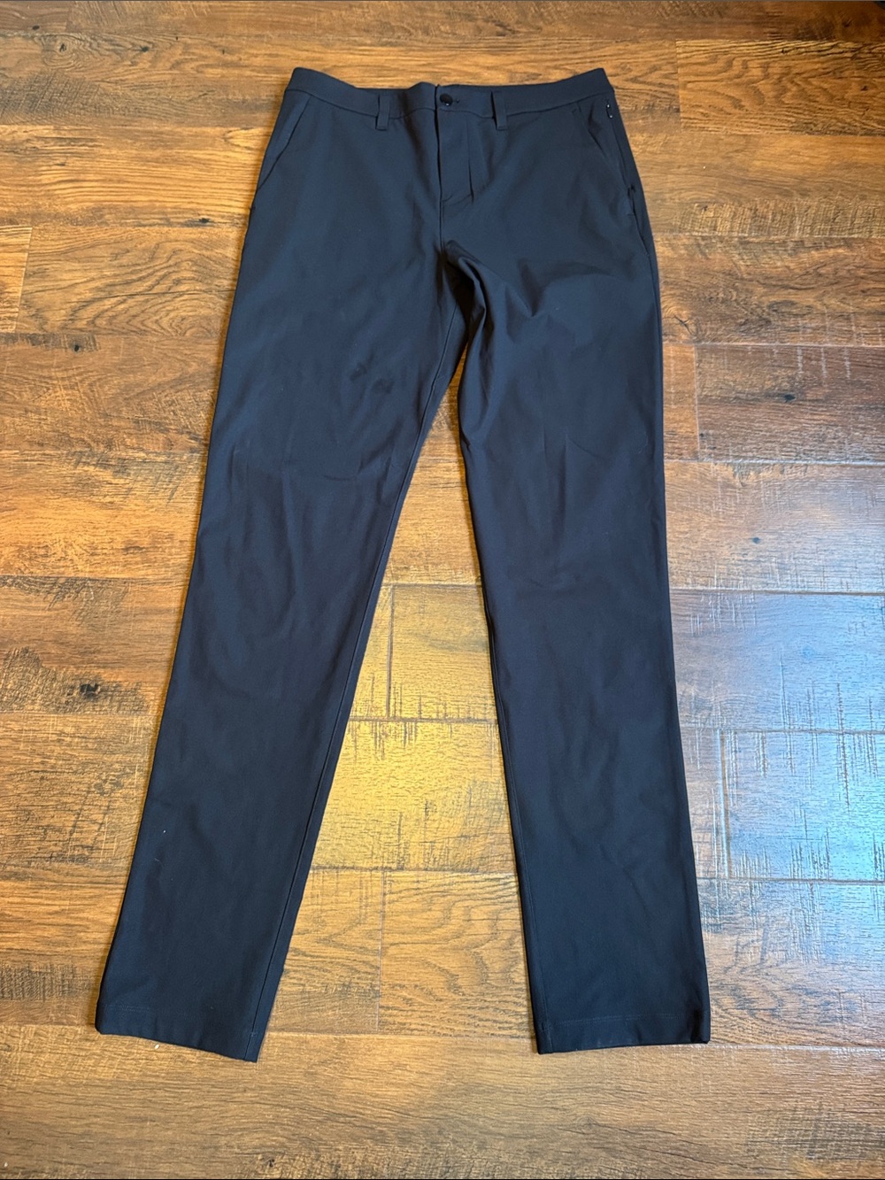 Men’s Lululemon brand ABC Commissioner pants  in size 33 W 36 L
